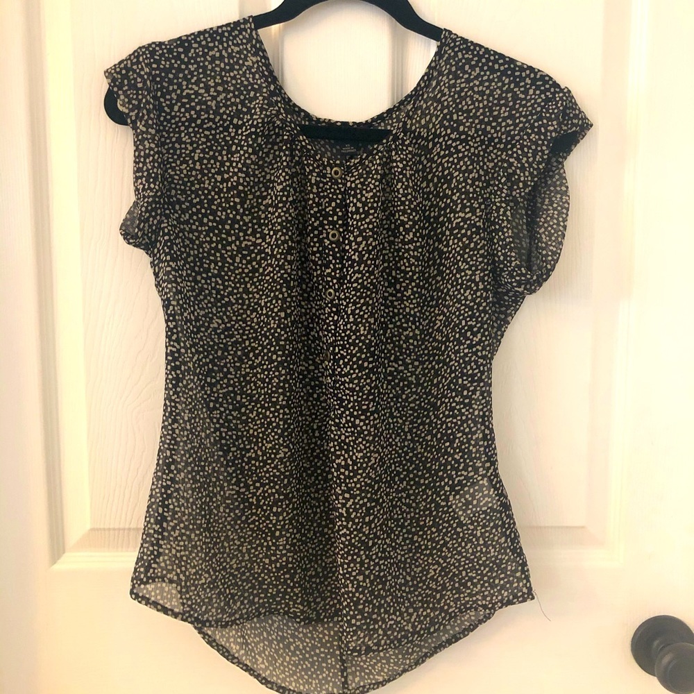 Banana‎ Republic Sheer Top with Button Detail